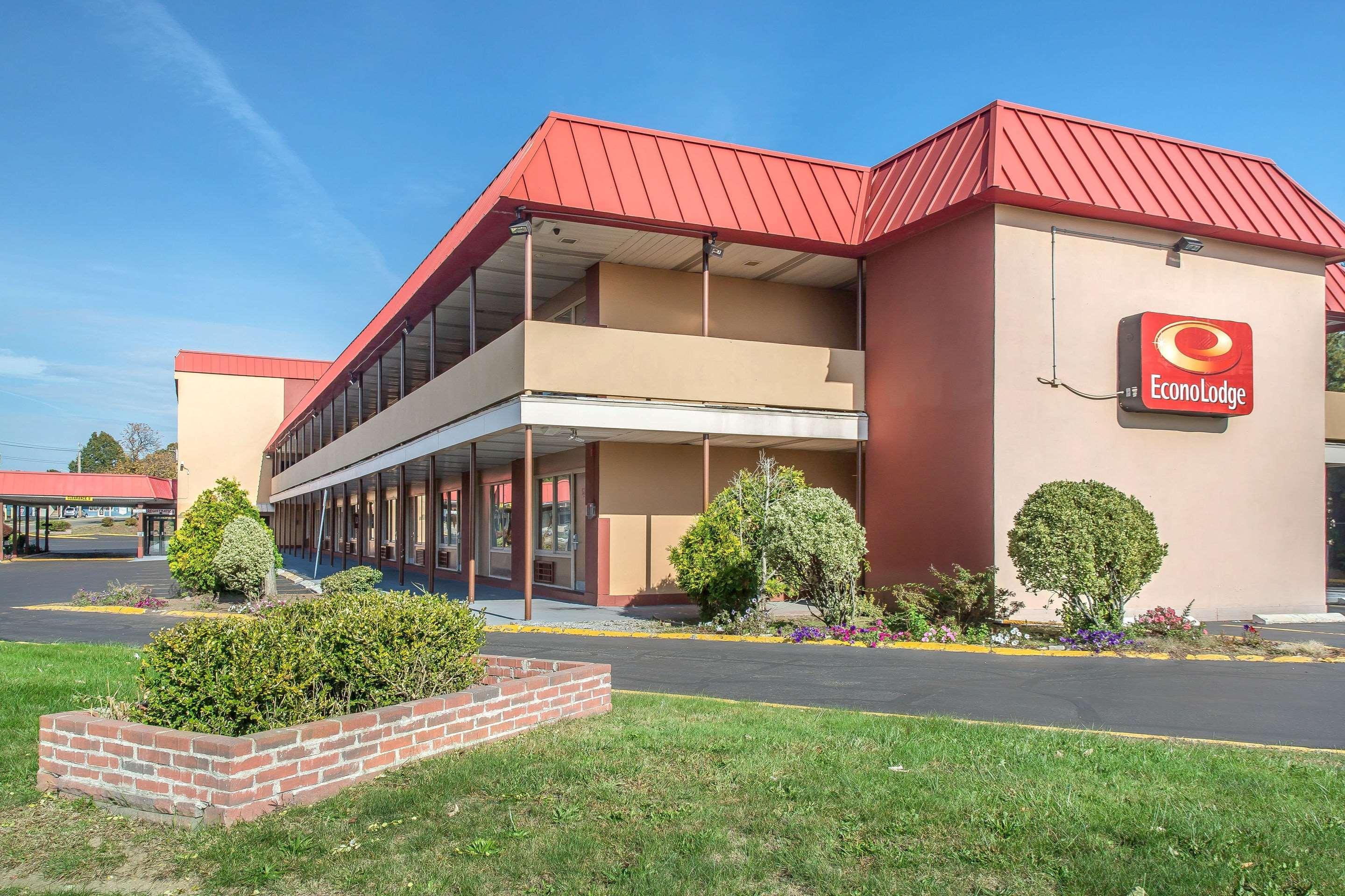 Econo Lodge West Haven Exterior foto
