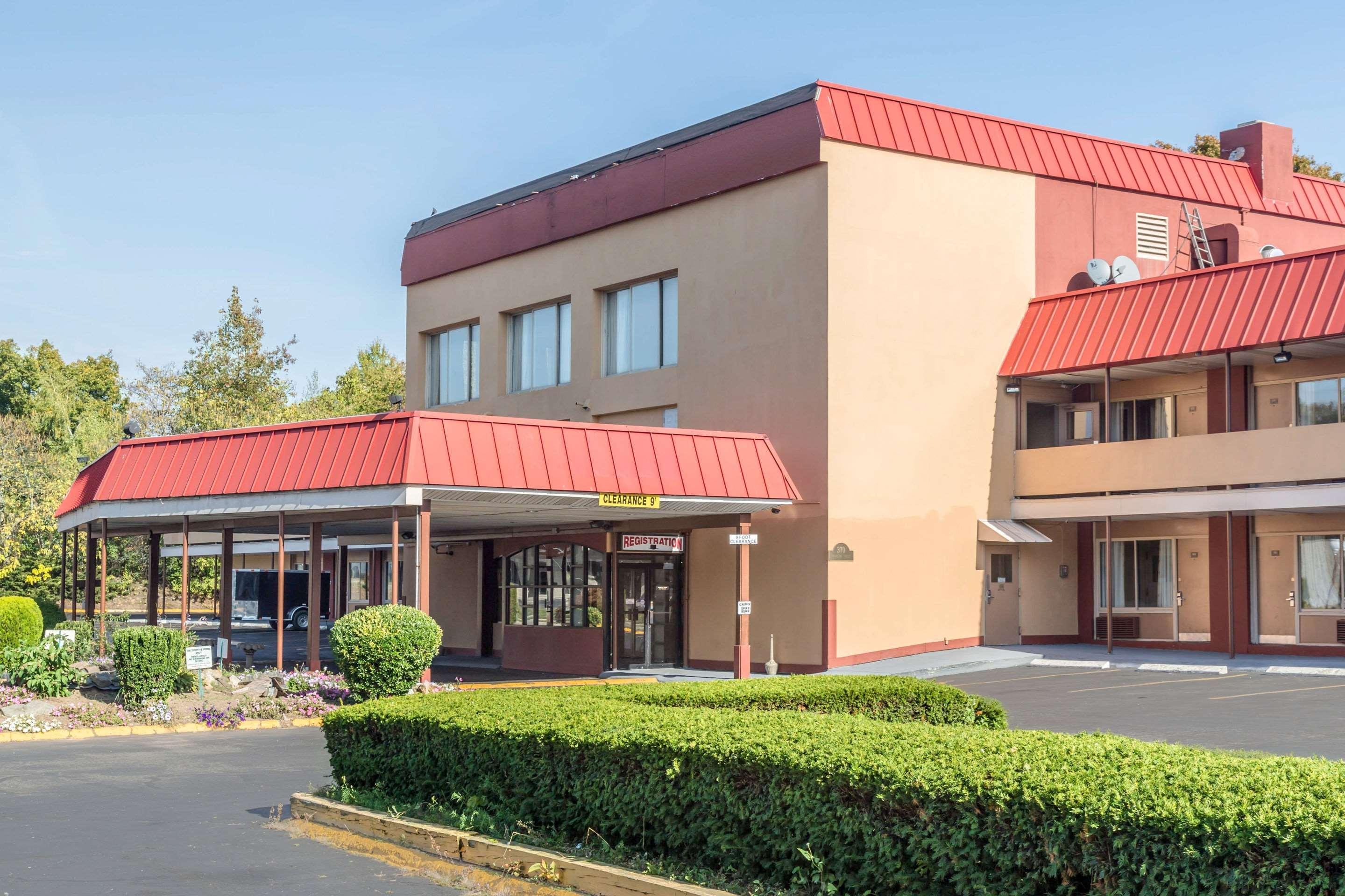 Econo Lodge West Haven Exterior foto